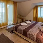 Hotel Tropics & Venera Święty Włas