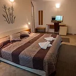 Hotel Tropics & Venera Święty Włas