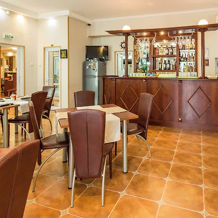 Hotell Tropics & Venera 3*