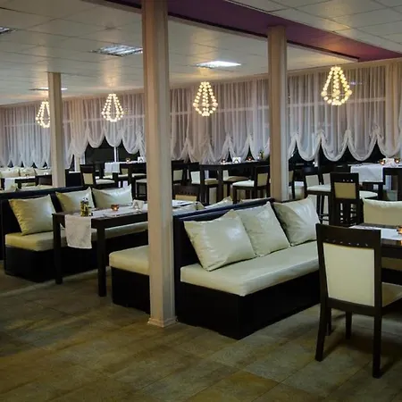Tropics & Venera Hotell 3*