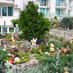 Tropics & Venera Hotel 3*