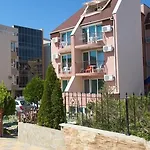 Hotel Tropics & Venera