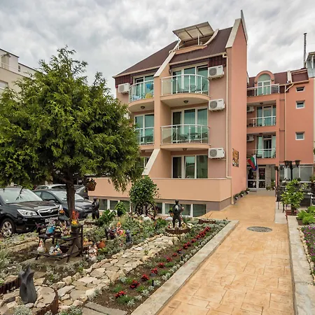 Hotel Tropics & Venera 3*