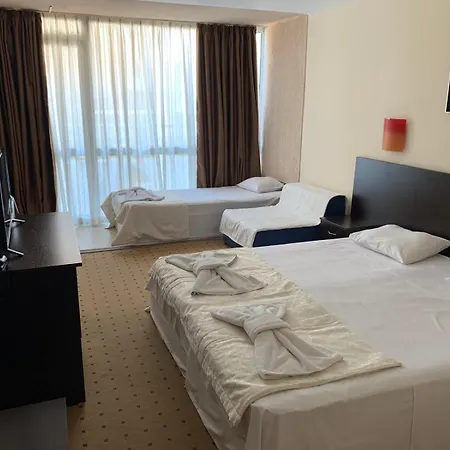 Tropics & Venera Szálloda 3*