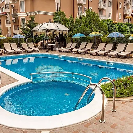 Хотел Tropics & Venera 3*