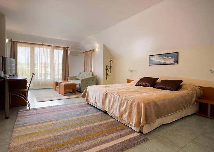 Hotel Tropics & Venera 3*