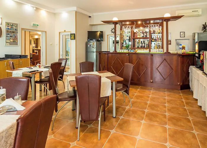 Hotel Tropics & Venera 3*