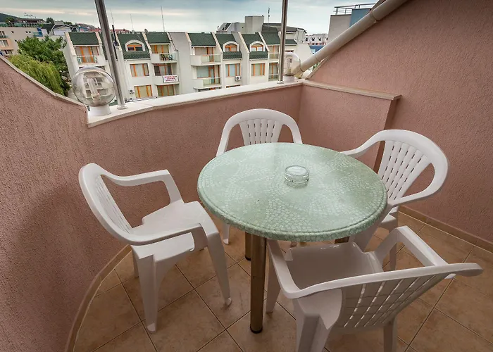 Hotel Tropics & Venera