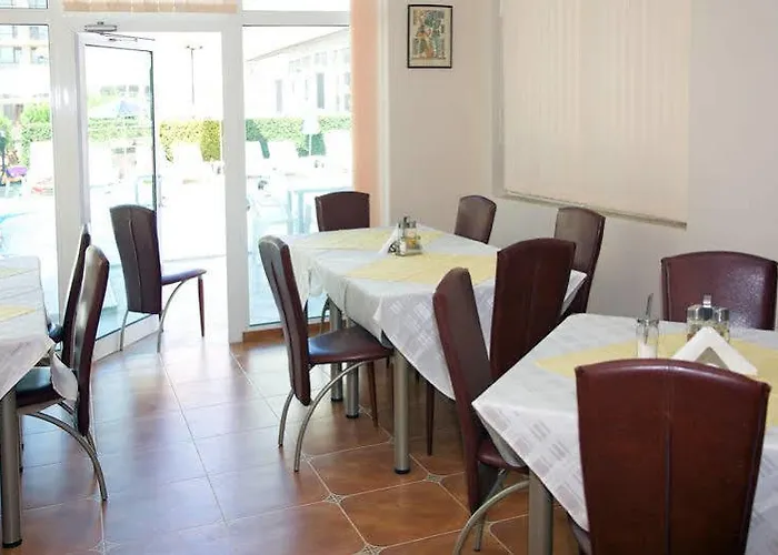 Hotel Tropics & Venera